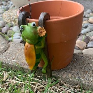 🪴 Grasshopper Plant Watcher